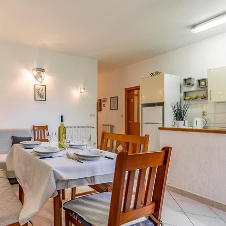 2 Bedroom Stunning Apartment In Rovinj Exterior photo