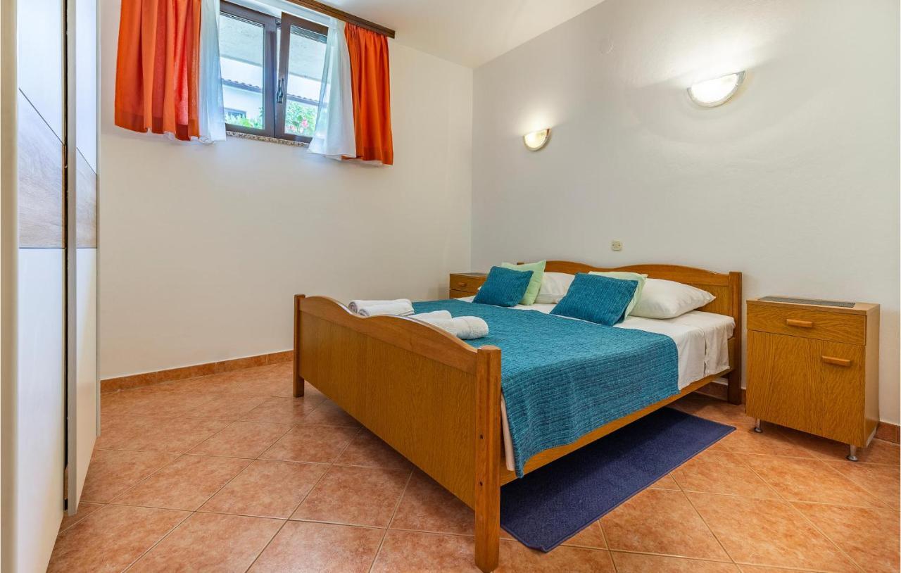 2 Bedroom Stunning Apartment In Rovinj Exterior photo