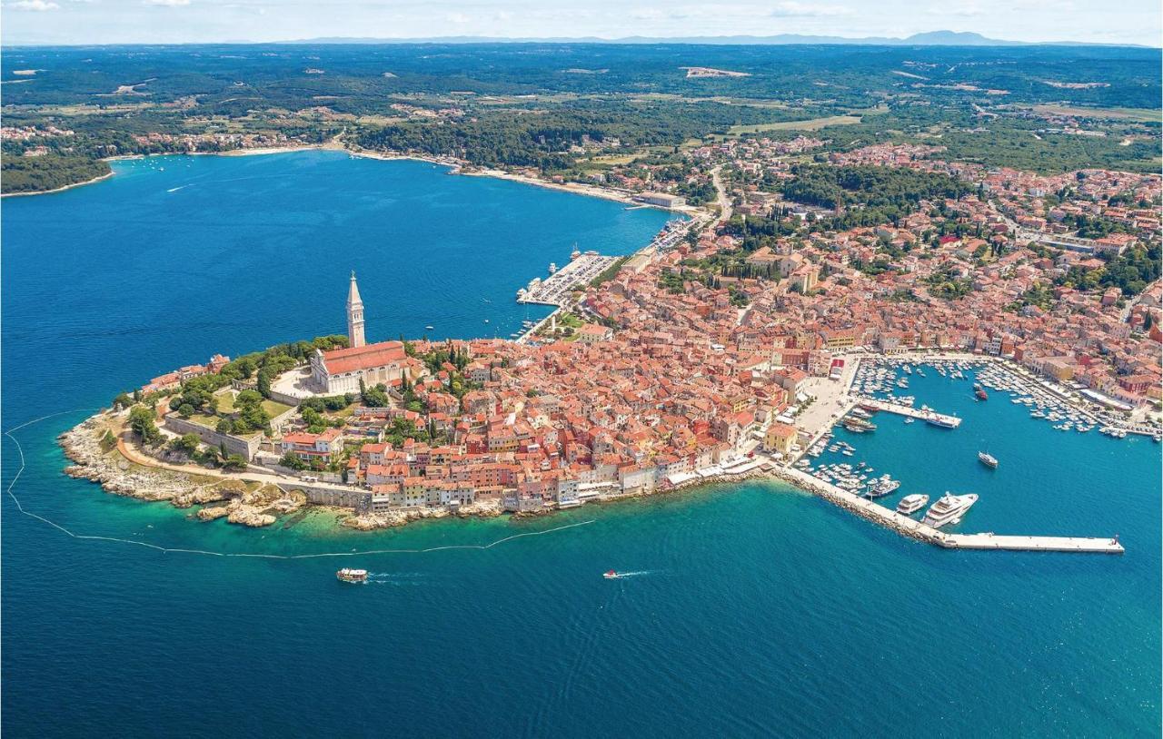2 Bedroom Stunning Apartment In Rovinj Exterior photo